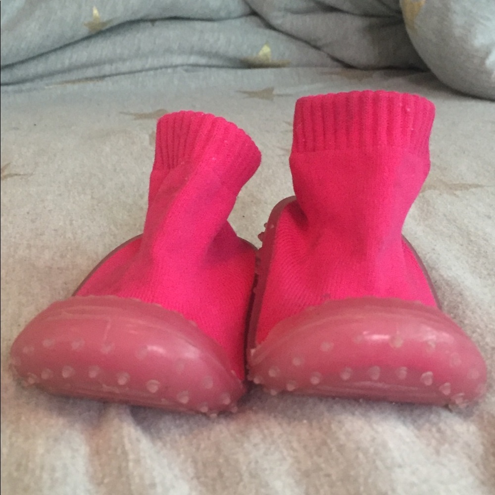 SOCK SHOES